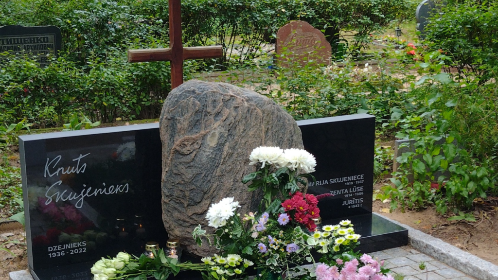 Atkl ta Knuta Skujenieka Piemi as Vieta Rai a Kapos Latvijas Atkl ta Knuta Skujenieka Piemi as Vieta Rai a Kapos Latvijas